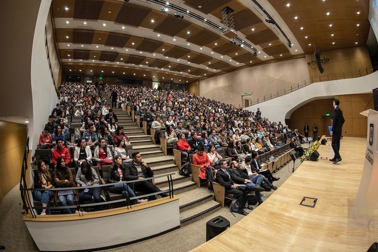 670 personas asistieron al Seminario La Reinvención del Periodismo